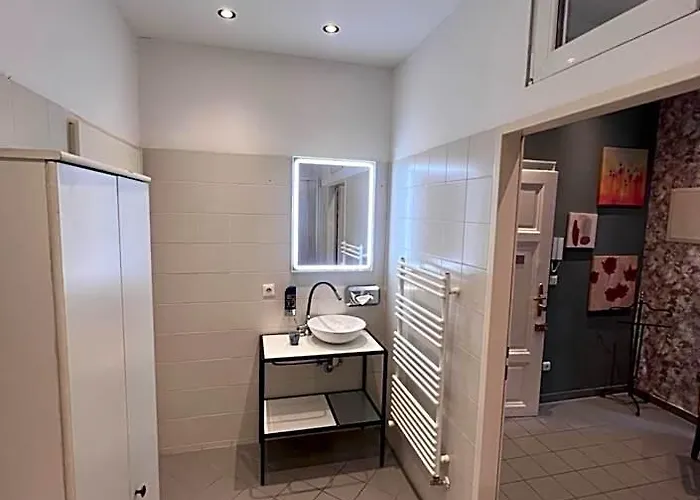 فندق Urban Serviced 4*