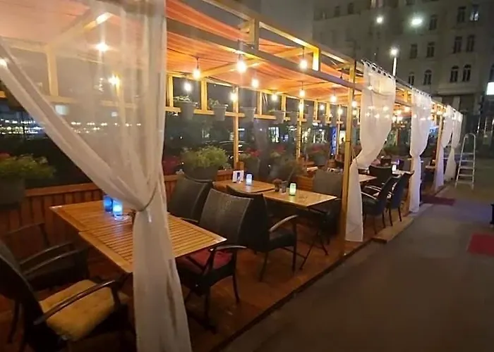 Urban Serviced فندق